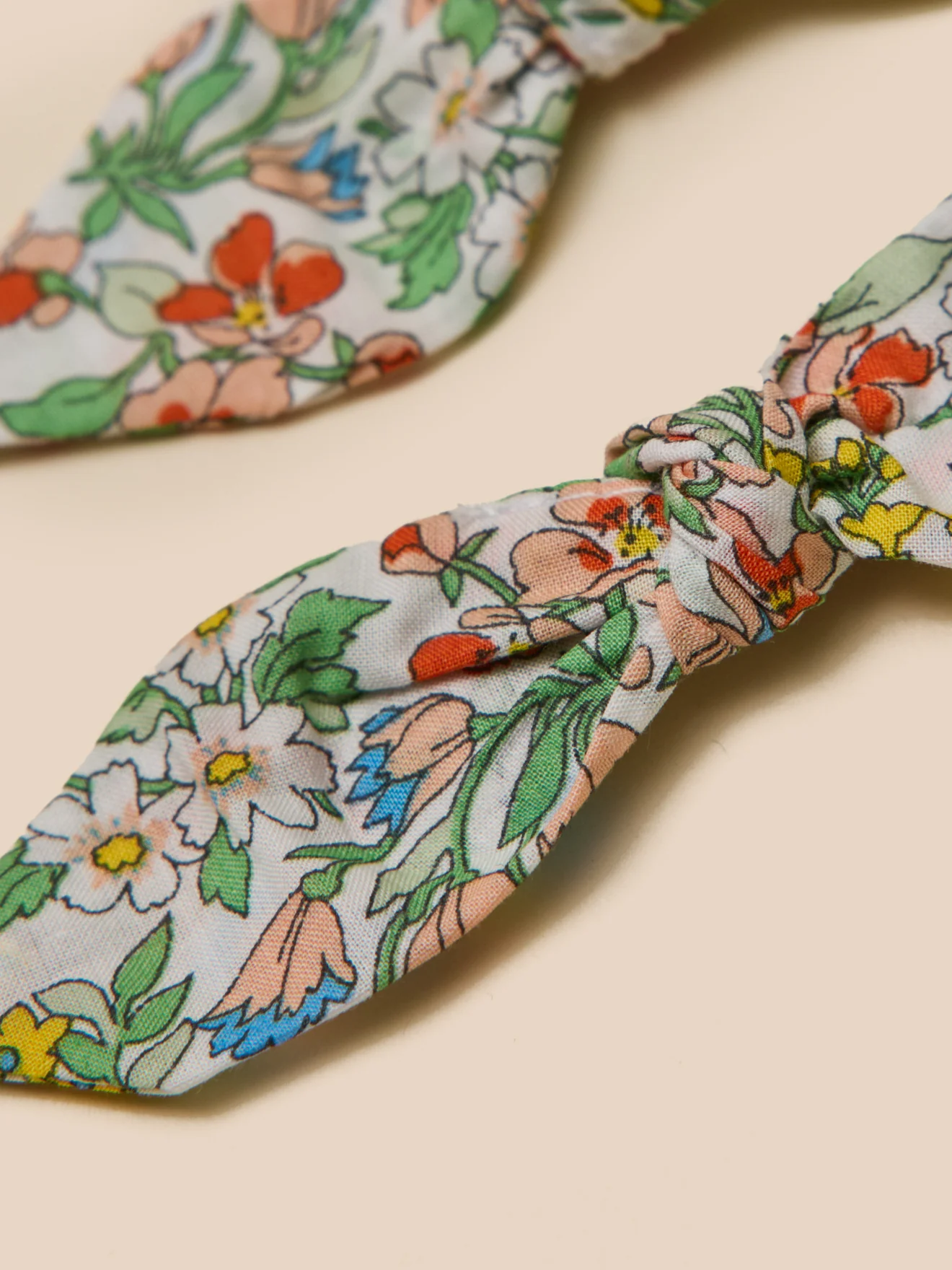 Lot de 2 pinces Fille noeud en tissu Liberty - Image 2
