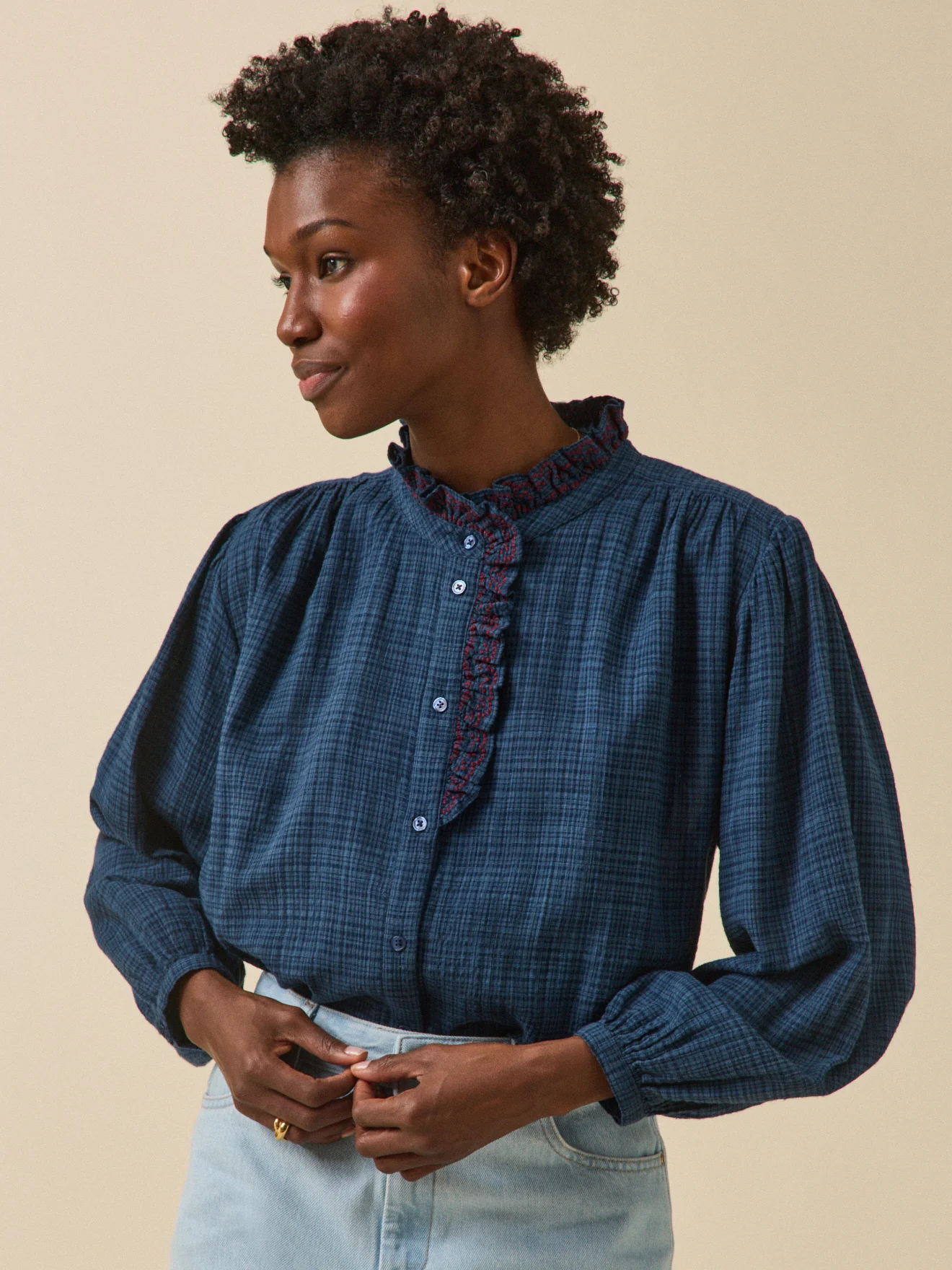 Blouse volant brodé crépon femme