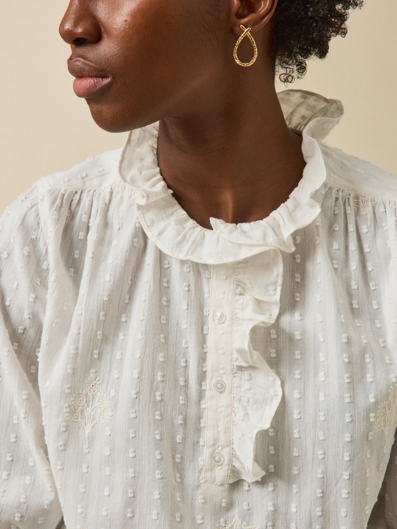 Blouse plumetis brodé femme - Image 3