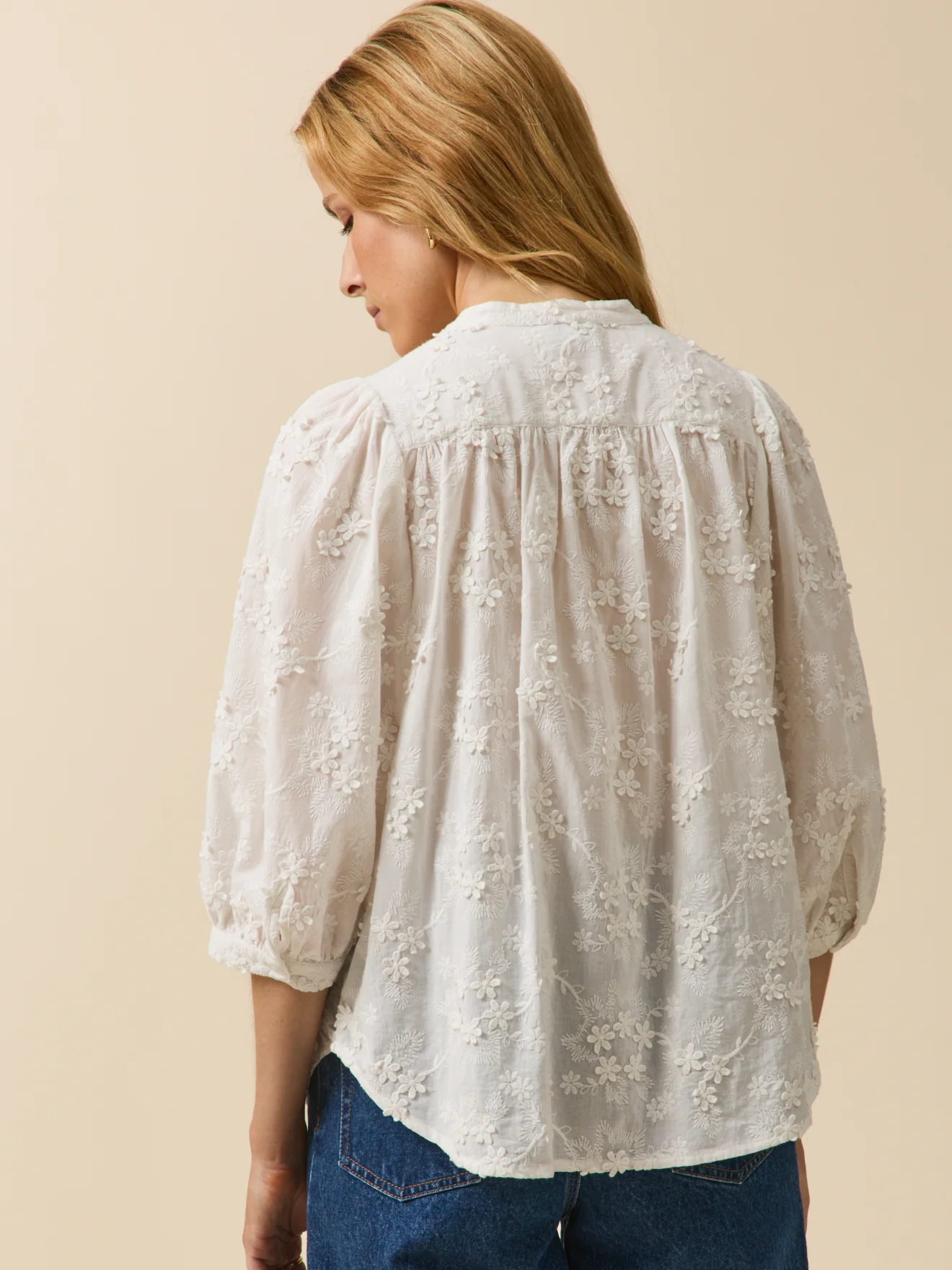 Blouse coton brodée fleurs 3D femme - Image 3