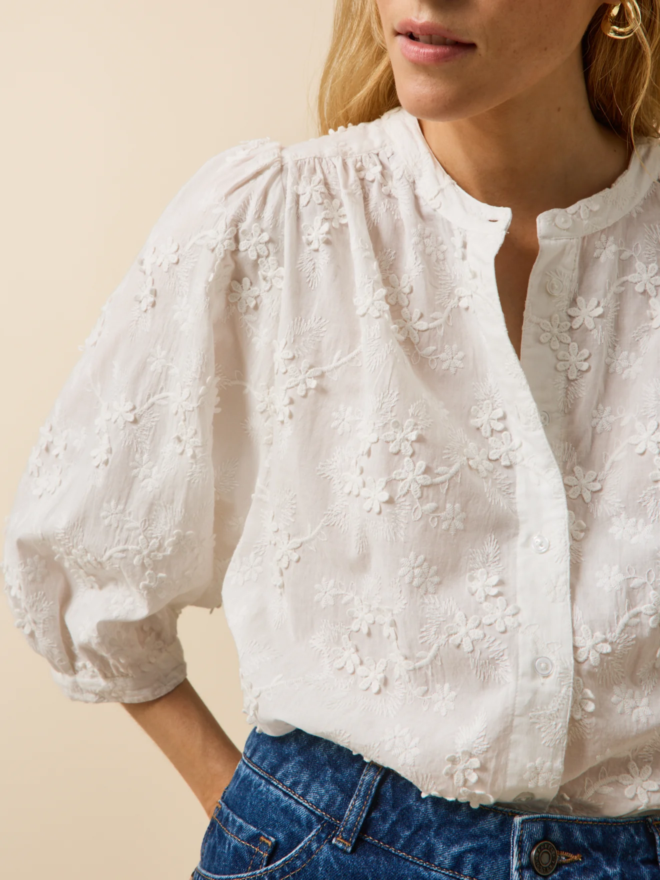 Blouse coton brodée fleurs 3D femme - Image 4