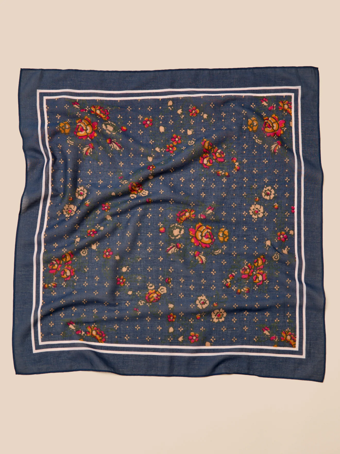Foulard imprimé fleurs femme - Image 3