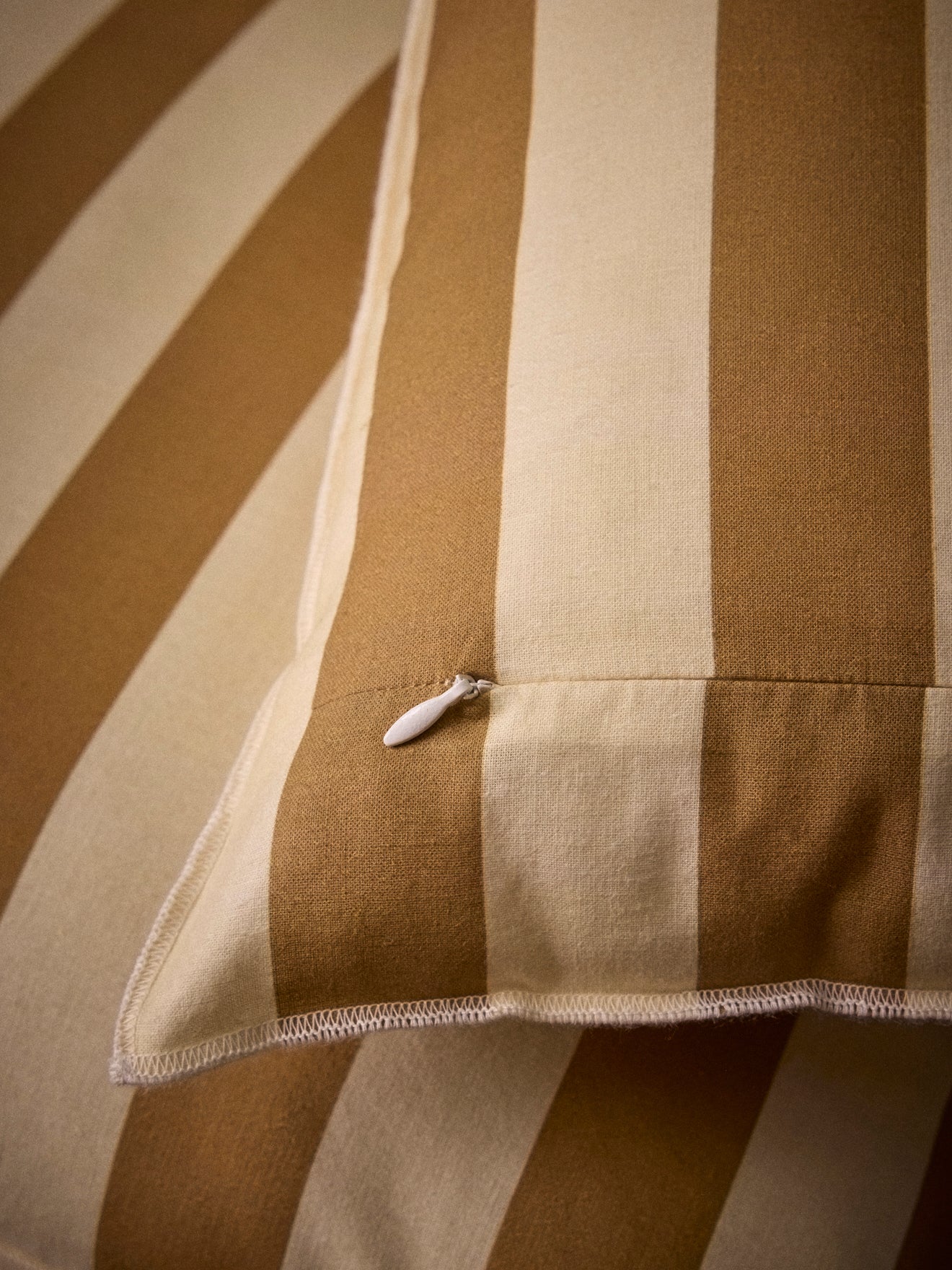 Housse de coussin rayée coton et lin - Image 2