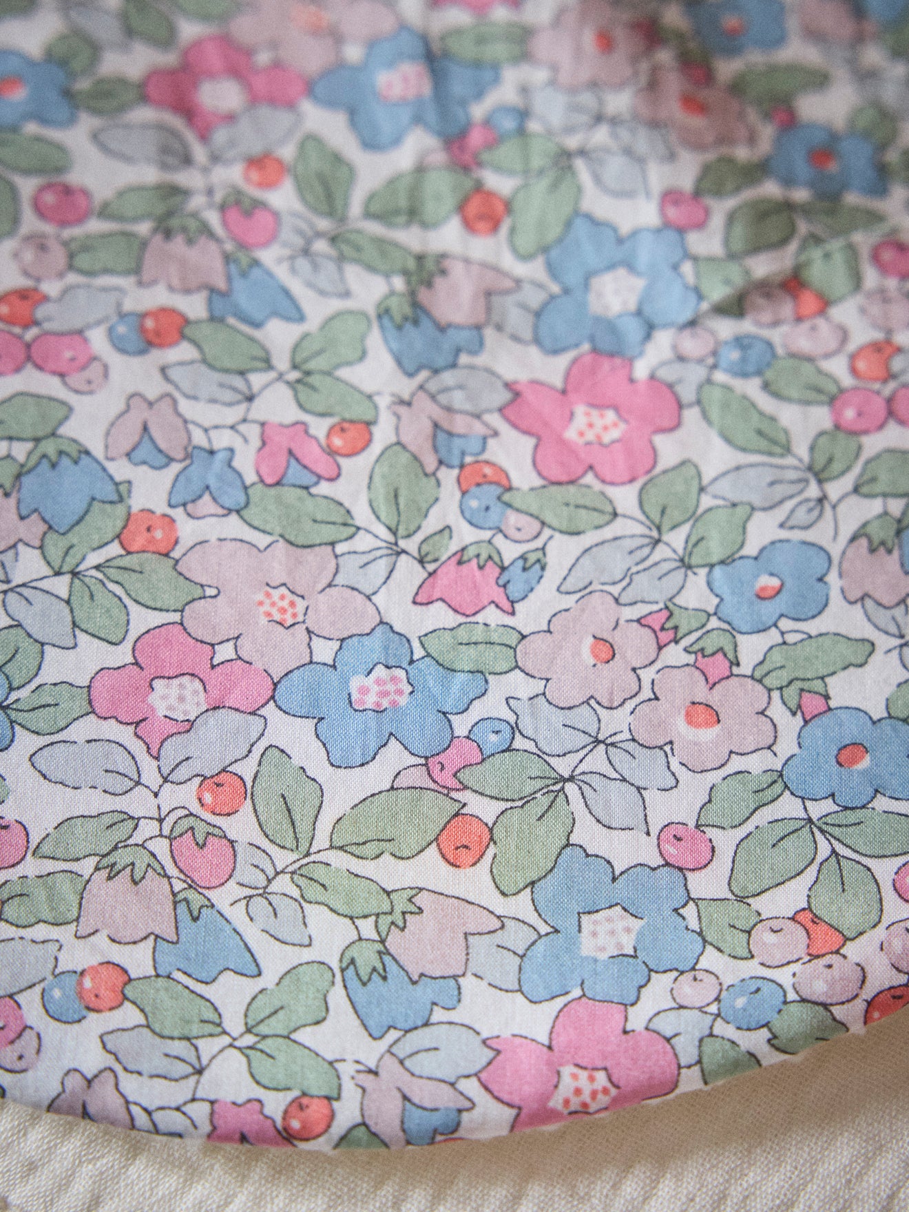 Bavoir éponge et tissu Liberty - Image 4