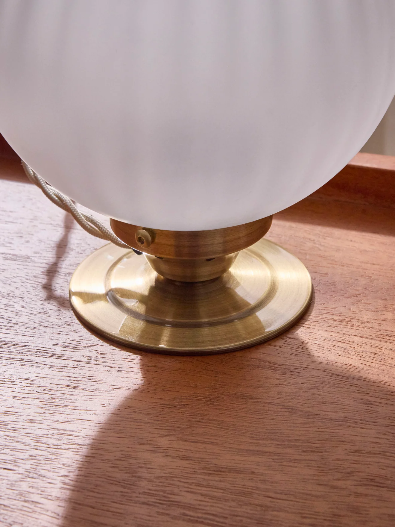 Lampe à poser Doria boule en verre - Image 2