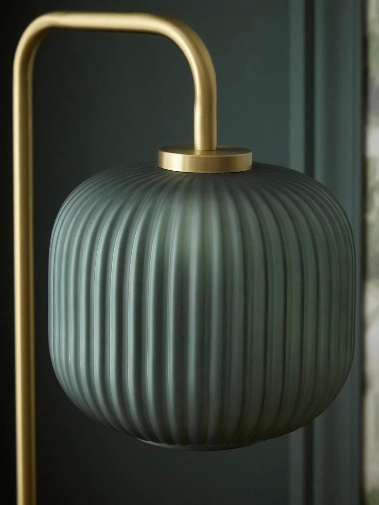 Lampadaire Arsène en métal et verre strié - Image 4