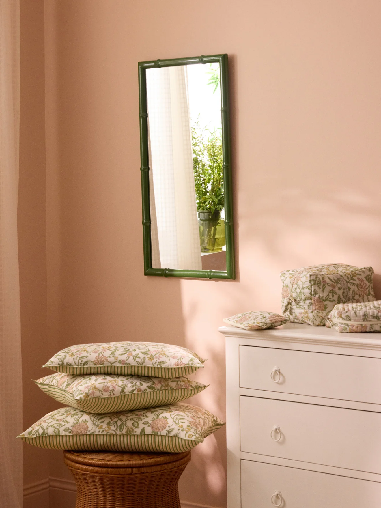 Miroir en bois façon tiges de bambou