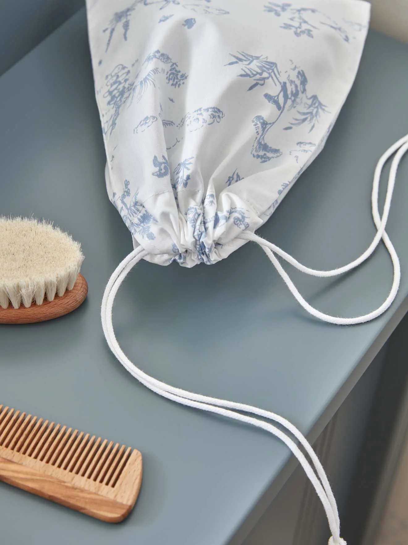 Brosse et peigne bébé en bois - Image 3