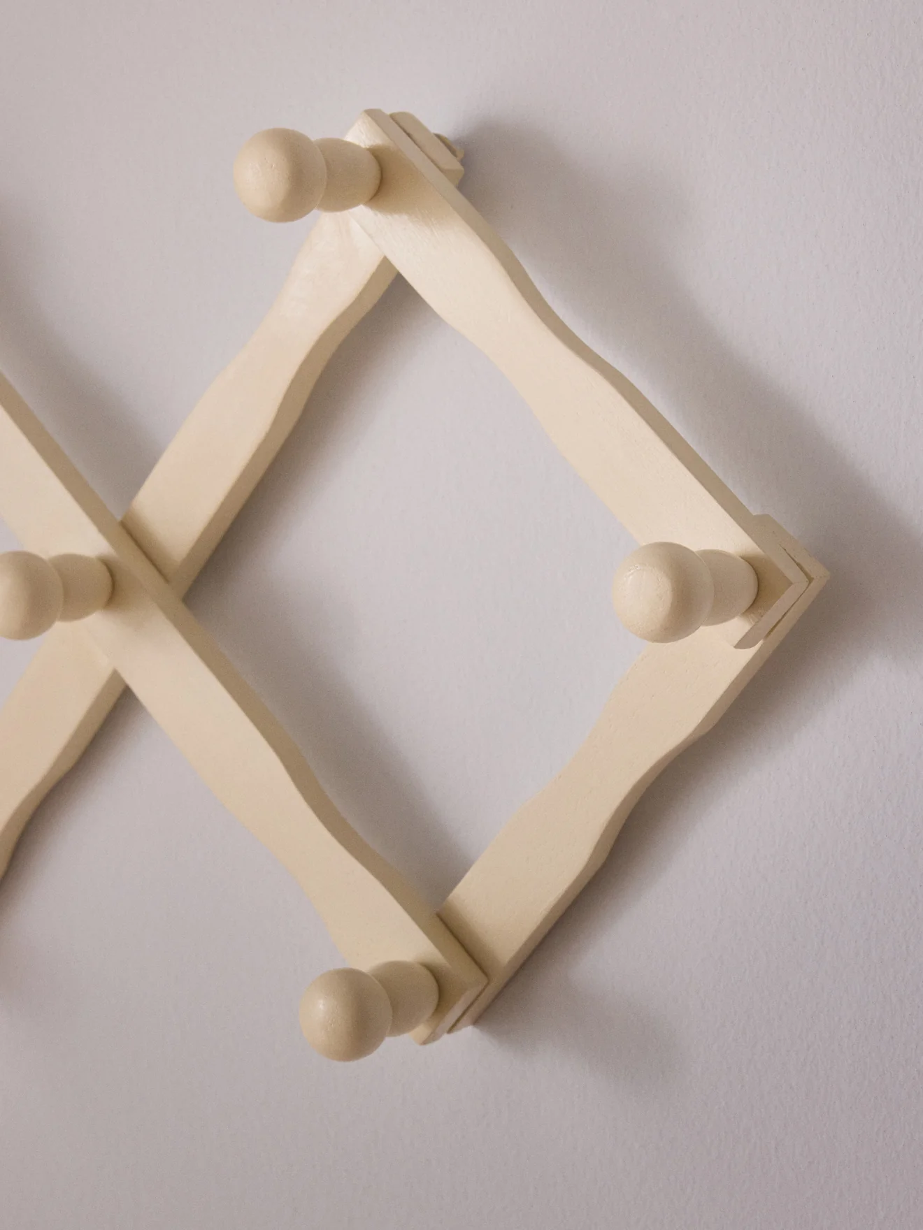 Portemanteau accordéon en bois - Image 2