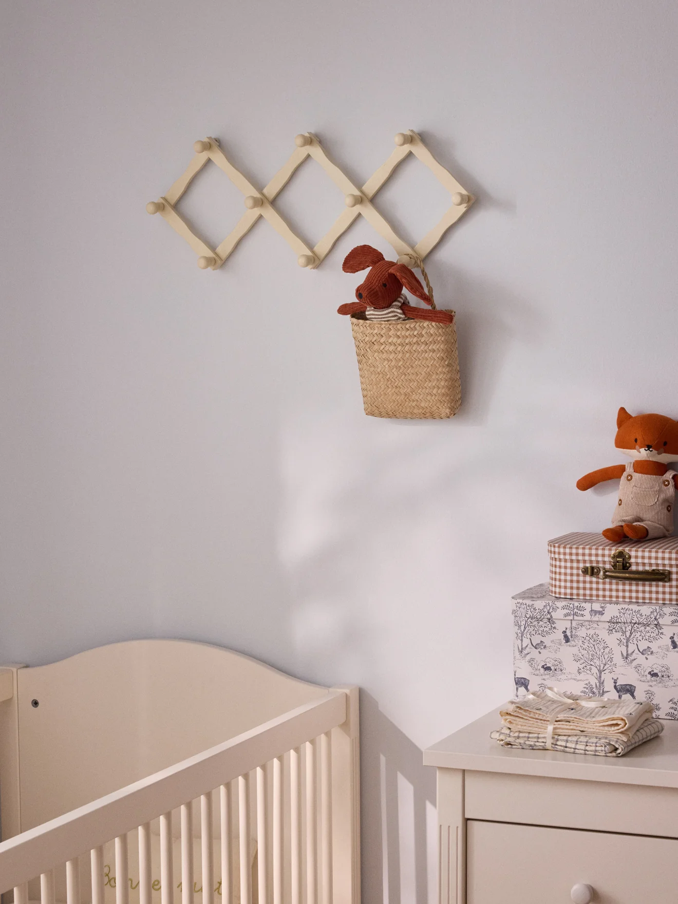 Portemanteau accordéon en bois - Image 3