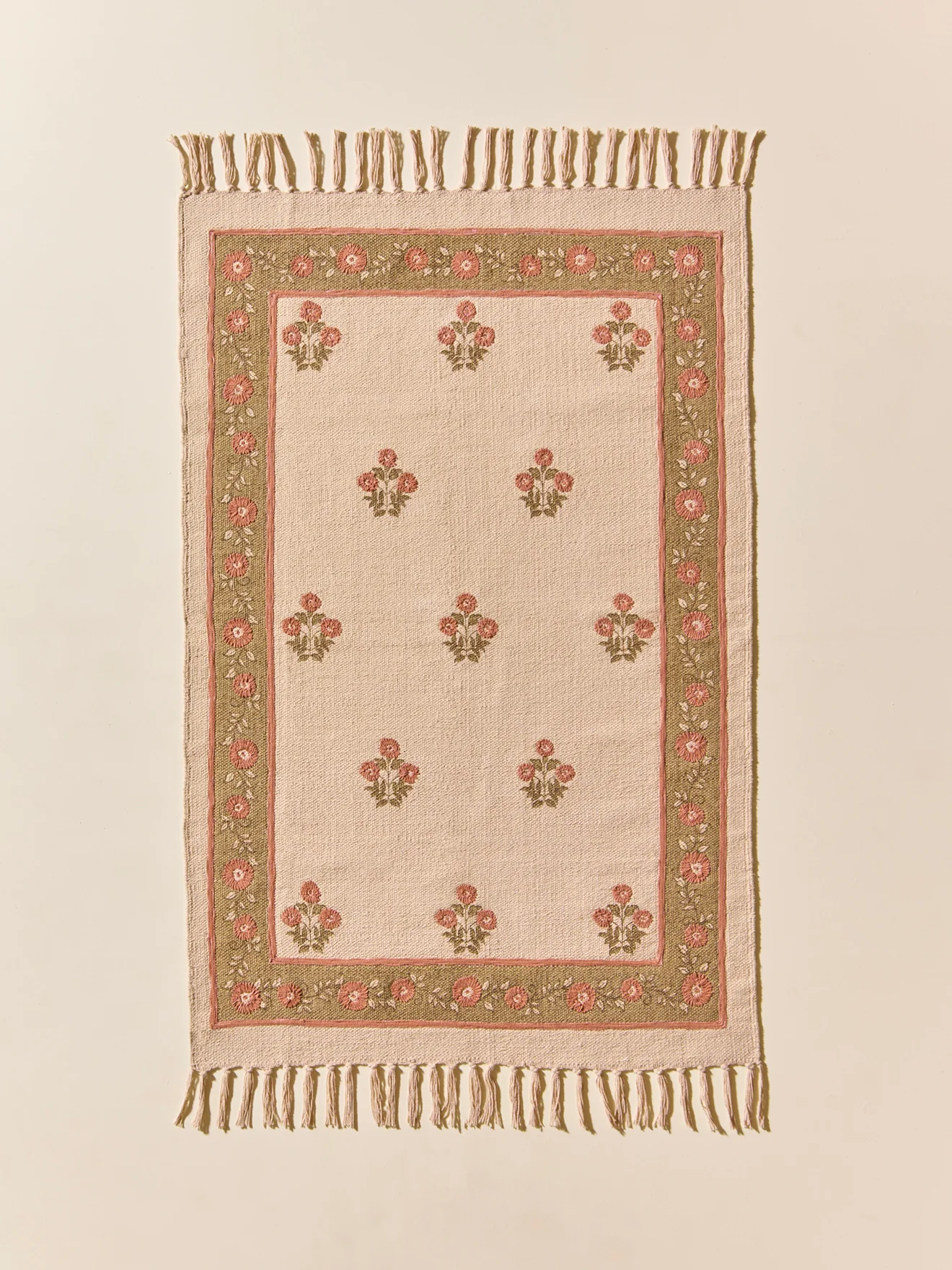 Tapis Agathe en coton brodé - Petit modèle