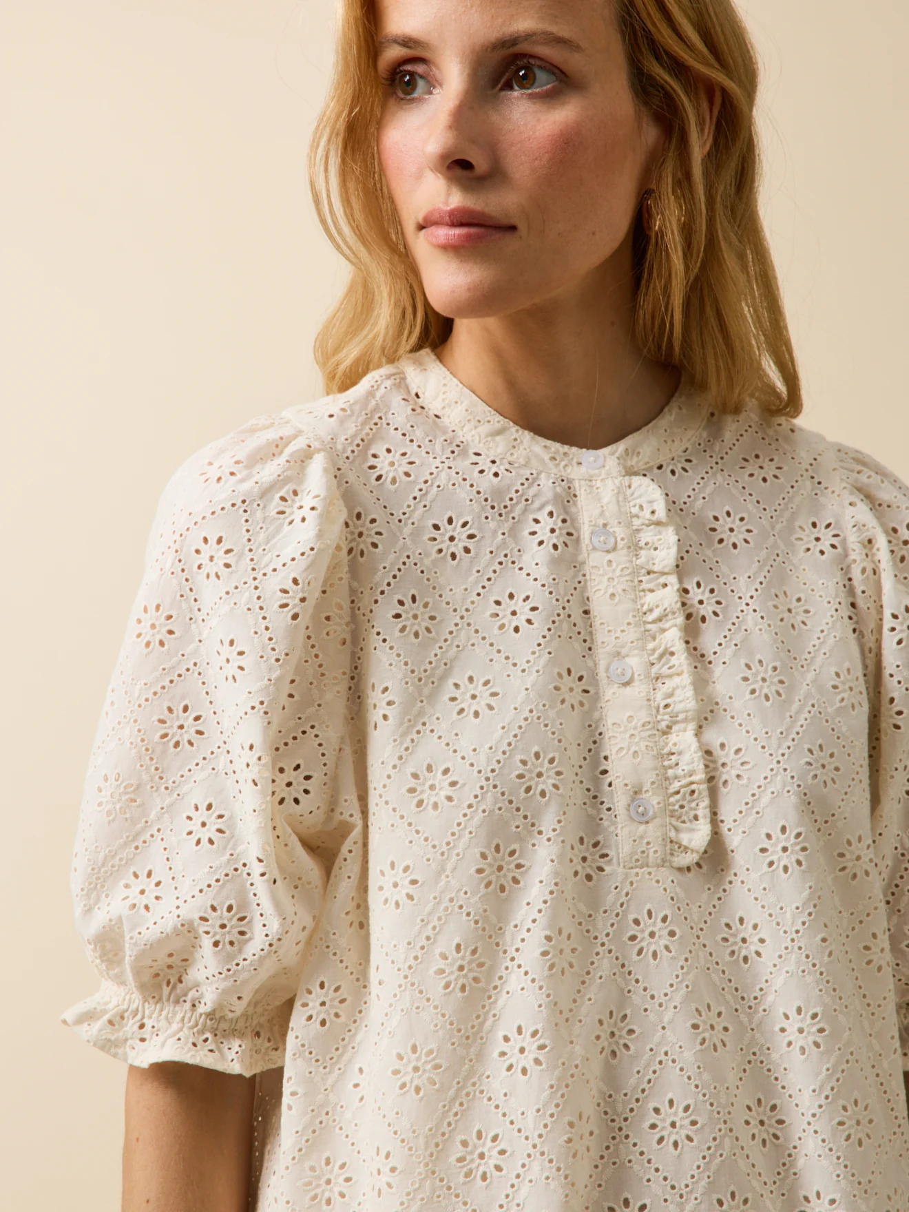 Robe courte broderie anglaise femme - Image 3