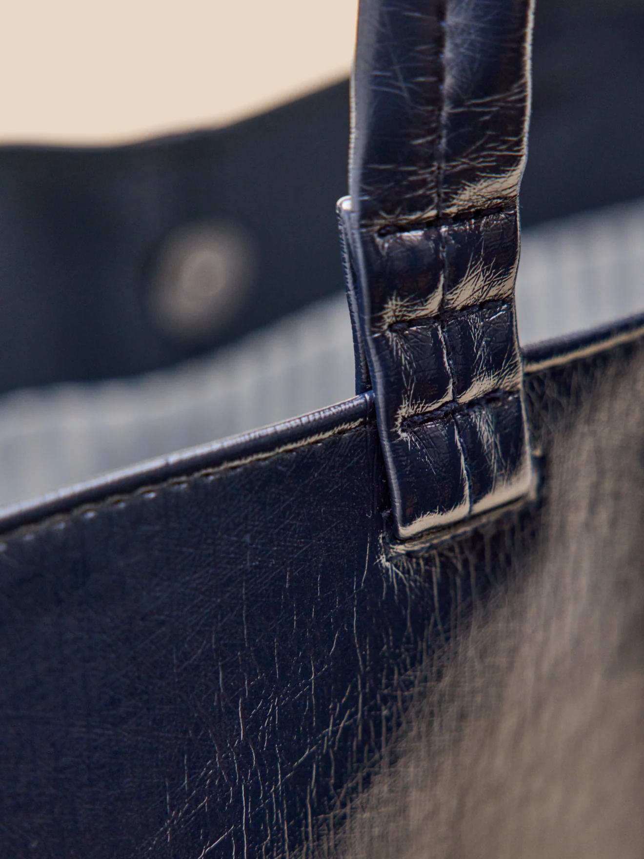 Sac cabas vinyle femme - Image 5