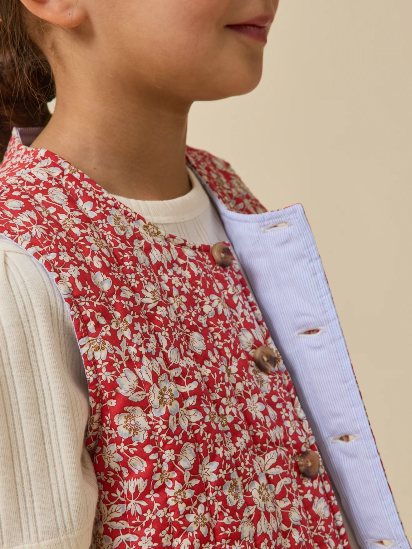 Veste sans manches matelassée Fille tissu Liberty - Image 4